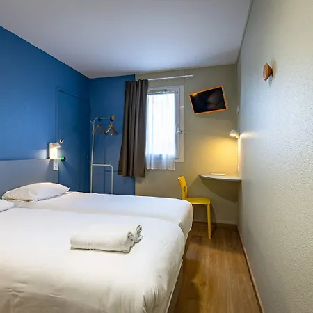 Vini Hotel 2*